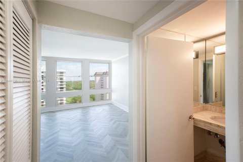 Condominio en venta en Coral Gables, Florida, 40.88 m2 № 1327763 - foto 11