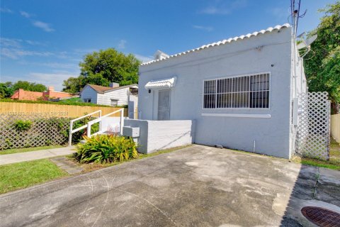 Propiedad comercial en venta en Miami, Florida, 151.34 m2 № 1145554 - foto 2