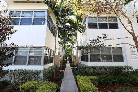 Condominio en venta en Miami Beach, Florida, 1 dormitorio, 40.51 m2 № 1332031 - foto 1