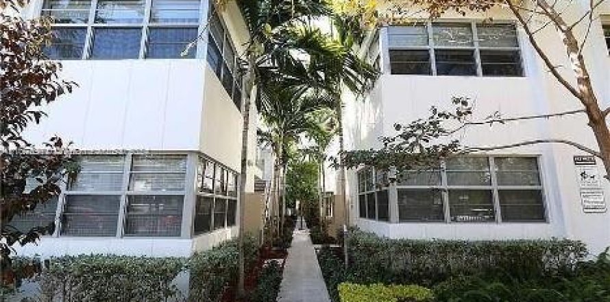 Condominio en Miami Beach, Florida, 1 dormitorio  № 1332031