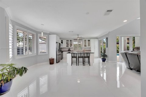 Villa ou maison à vendre à Miami, Floride: 5 chambres № 1332032 - photo 6