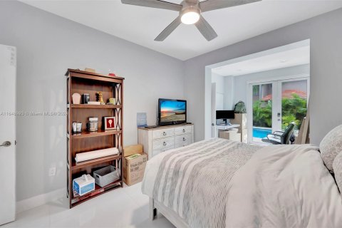 Casa en venta en Miami, Florida, 5 dormitorios № 1332032 - foto 27