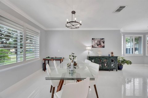 Casa en venta en Miami, Florida, 5 dormitorios № 1332032 - foto 16