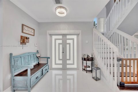 Villa ou maison à vendre à Miami, Floride: 5 chambres № 1332032 - photo 5