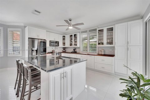 House in Miami, Florida 5 bedrooms № 1332032 - photo 7