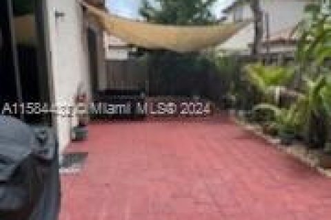 House in Homestead, Florida 5 bedrooms, 270.9 sq.m. № 1187459 - photo 30