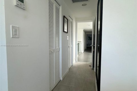 Touwnhouse à vendre à Sunny Isles Beach, Floride: 4 chambres, 225.29 m2 № 1232531 - photo 11