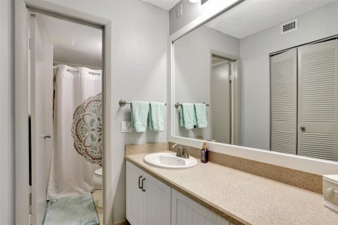 Condo in Deerfield Beach, Florida, 2 bedrooms  № 1179520 - photo 18