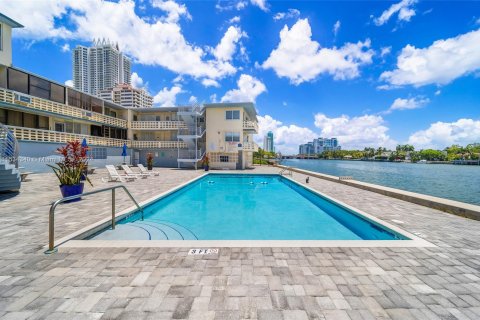 Studio in the Condo in Miami Beach, Florida  № 1013570 - photo 3