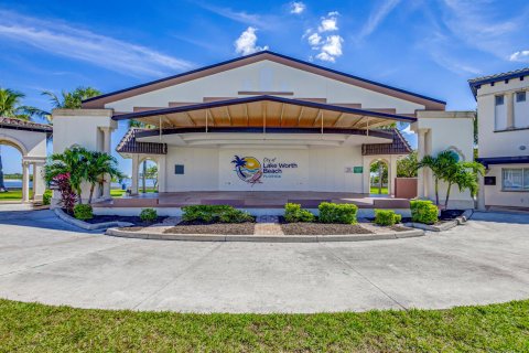 Villa ou maison à vendre à Lake Worth, Floride: 3 chambres, 125.6 m2 № 1179750 - photo 2