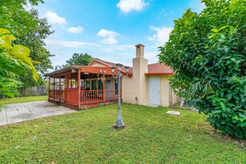 Villa ou maison à vendre à Lake Worth, Floride: 4 chambres, 248.14 m2 № 1179753 - photo 1