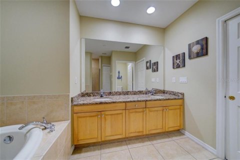 Condo in Clearwater, Florida, 3 bedrooms  № 250306 - photo 21