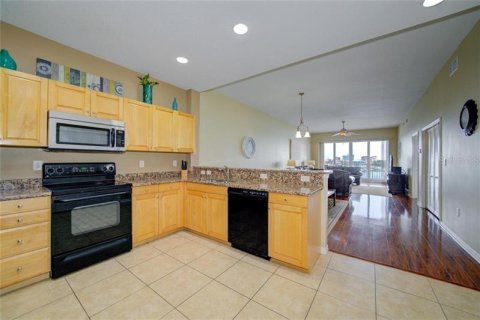 Condo in Clearwater, Florida, 3 bedrooms  № 250306 - photo 14