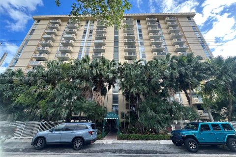 Купить кондоминиум в Норт-Майами, Флорида 1 комната, 83.98м2, № 1091340 - фото 3