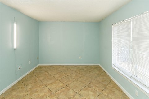 House in Sunrise, Florida 4 bedrooms, 159.14 sq.m. № 1177194 - photo 12