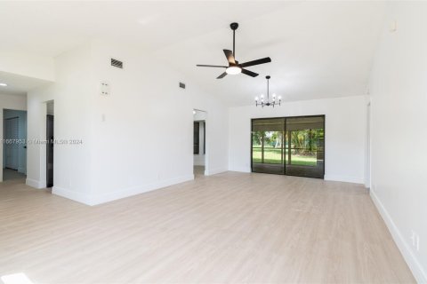 Casa en venta en Lake Worth, Florida, 3 dormitorios, 135.27 m2 № 1388152 - foto 5