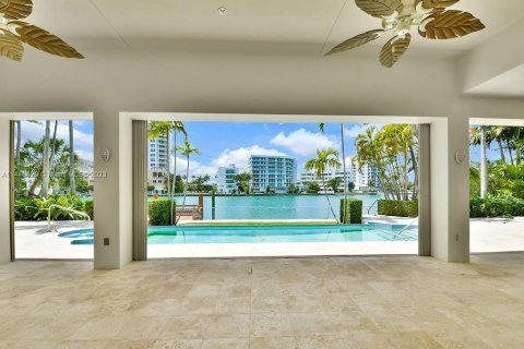 Villa ou maison à vendre à Bal Harbour, Floride: 4 chambres, 633.87 m2 № 705391 - photo 9