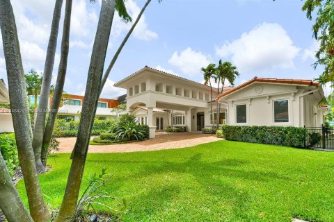 House in Bal Harbour, Florida 4 bedrooms, 633.87 sq.m. № 705391 - photo 6