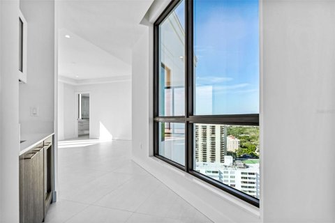 Condominio en venta en Tampa, Florida, 4 dormitorios, 488.48 m2 № 718896 - foto 24