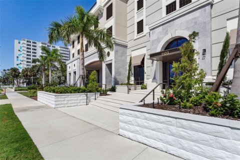 Condominio en venta en Tampa, Florida, 4 dormitorios, 488.48 m2 № 718896 - foto 1