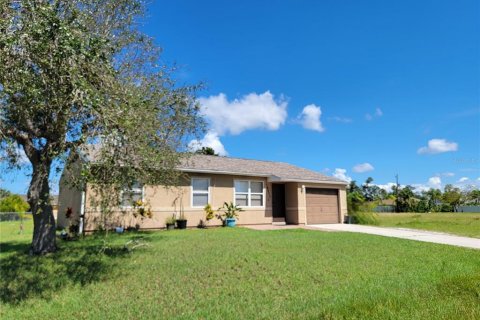 House in Port Charlotte, Florida 3 bedrooms, 93.27 sq.m. № 1394498 - photo 23