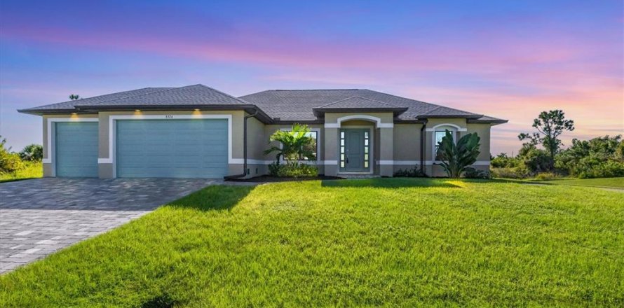 House in Port Charlotte, Florida 3 bedrooms, 168.34 sq.m. № 1384904