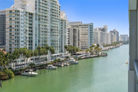 Copropriété à vendre à Miami Beach, Floride: 3 chambres, 172.98 m2 № 1386087 - photo 4