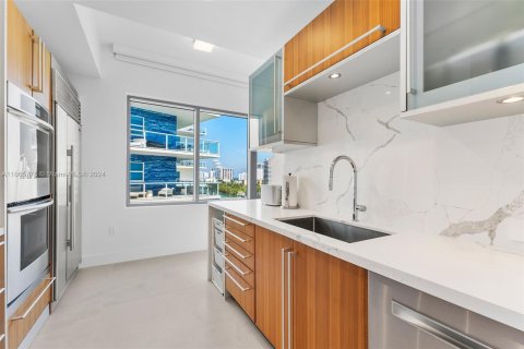 Condominio en venta en Miami Beach, Florida, 3 dormitorios, 172.98 m2 № 1386087 - foto 12