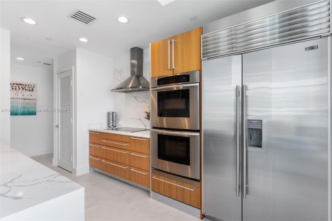 Condo in Miami Beach, Florida, 3 bedrooms  № 1386087 - photo 11