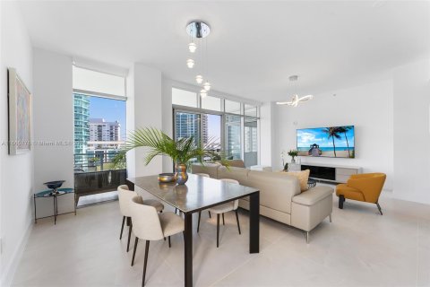 Condo in Miami Beach, Florida, 3 bedrooms  № 1386087 - photo 17