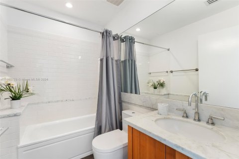 Condo in Miami Beach, Florida, 3 bedrooms  № 1386087 - photo 26