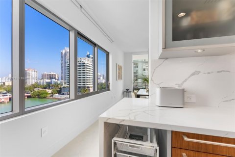 Copropriété à vendre à Miami Beach, Floride: 3 chambres, 172.98 m2 № 1386087 - photo 14