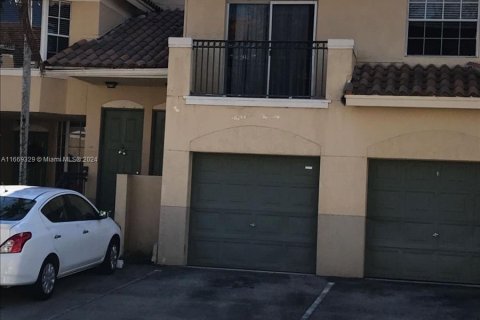 Townhouse in Sunrise, Florida 3 bedrooms, 130.9 sq.m. № 1386176 - photo 1