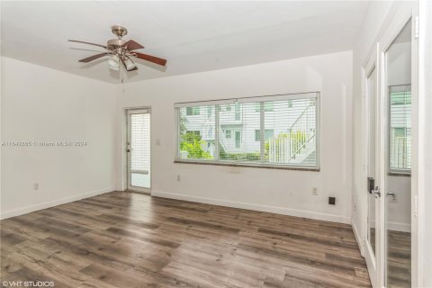 Condo in Miami Beach, Florida, 1 bedroom  № 1321468 - photo 4