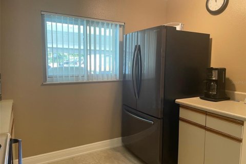 Condo in Clearwater, Florida, 2 bedrooms  № 1355809 - photo 12