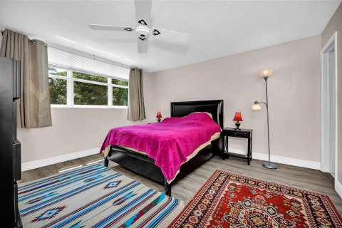 Condo in Pembroke Pines, Florida, 2 bedrooms  № 1185179 - photo 21