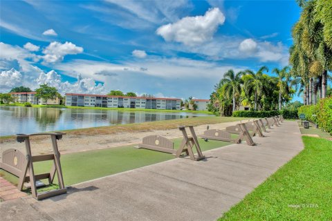 Condo in Pembroke Pines, Florida, 2 bedrooms  № 1185179 - photo 2