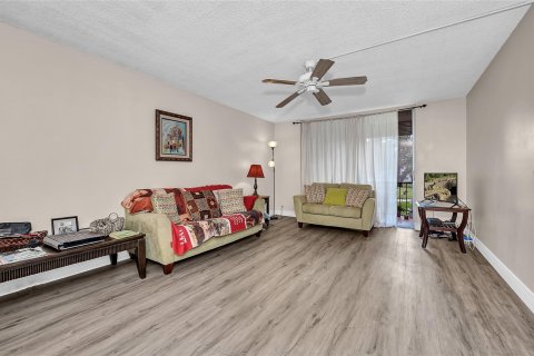 Condo in Pembroke Pines, Florida, 2 bedrooms  № 1185179 - photo 24