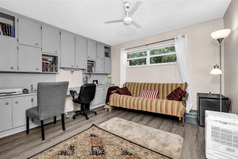 Condo in Pembroke Pines, Florida, 2 bedrooms  № 1185179 - photo 19