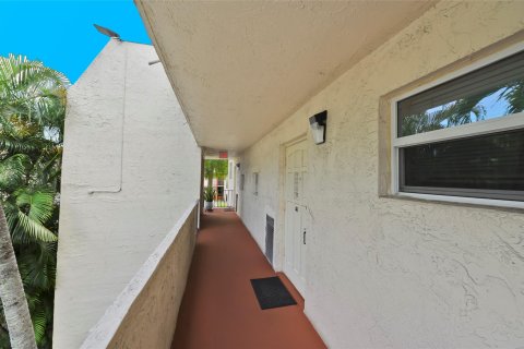 Condo in Pembroke Pines, Florida, 2 bedrooms  № 1185179 - photo 29