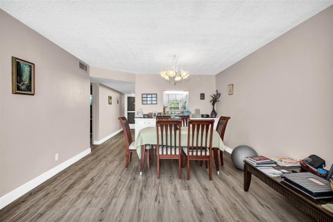 Condo in Pembroke Pines, Florida, 2 bedrooms  № 1185179 - photo 22