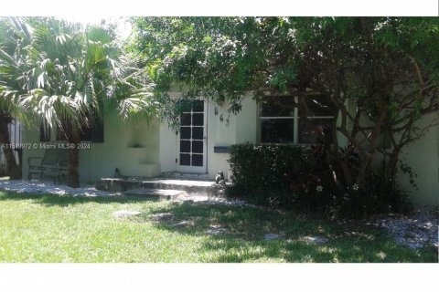 House in Miami Beach, Florida 3 bedrooms, 142.42 sq.m. № 974507 - photo 3