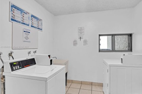 Copropriété à vendre à Miami Beach, Floride: 2 chambres, 104.24 m2 № 1356926 - photo 21