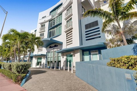 Copropriété à vendre à Miami Beach, Floride: 1 chambre, 55.09 m2 № 1356975 - photo 2