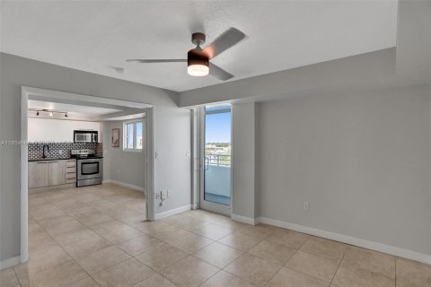 Copropriété à vendre à Miami Beach, Floride: 1 chambre, 55.09 m2 № 1356975 - photo 15