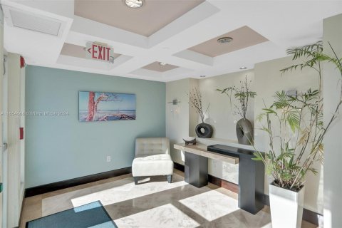 Condo in Miami Beach, Florida, 1 bedroom  № 1356975 - photo 5