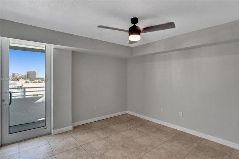 Condo in Miami Beach, Florida, 1 bedroom  № 1356975 - photo 17