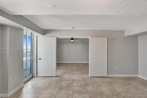 Copropriété à vendre à Miami Beach, Floride: 1 chambre, 55.09 m2 № 1356975 - photo 13