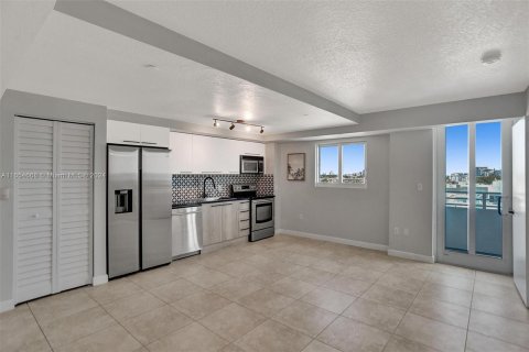 Condominio en venta en Miami Beach, Florida, 1 dormitorio, 55.09 m2 № 1356975 - foto 8