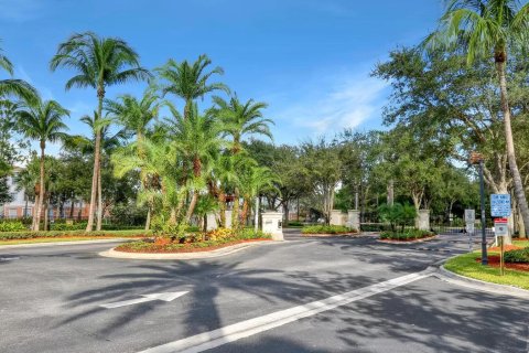 Condo in Palm Beach Gardens, Florida, 2 bedrooms  № 1142304 - photo 24